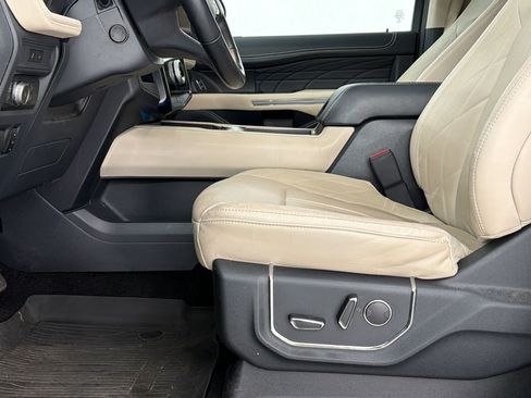 Used 2022 Ford Expedition Max Platinum RWD image 5
