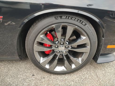 Used 2013 Dodge Challenger SRT8 w/ Harman Kardon Audio Group RWD image 14