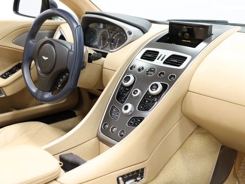 Used 2016 Aston Martin Vanquish Volante RWD image 77
