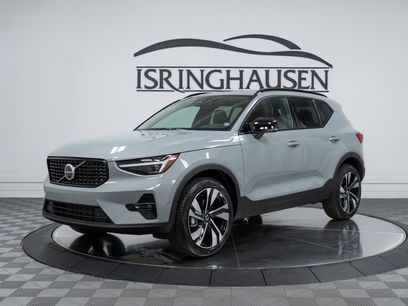 New 2026 Volvo XC40 B5 Plus w/ Climate Package