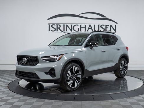 New 2026 Volvo XC40 B5 Plus w/ Climate Package AWD/4WD image 1