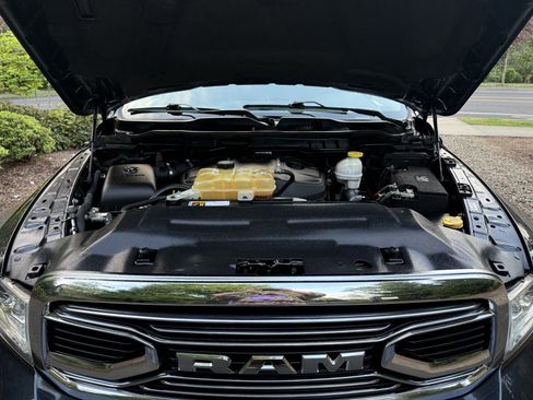 Used 2019 RAM 1500 Laramie AWD/4WD image 39