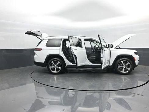 Used 2023 Jeep Grand Cherokee L Limited w/ Luxury Tech Group II AWD/4WD image 42