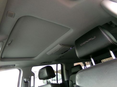 Used 2017 GMC Yukon XL Denali w/ Open Road Package image 22