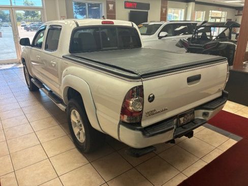 Used 2015 Toyota Tacoma 4x4 Double Cab w/ TRD Sport Package image 2