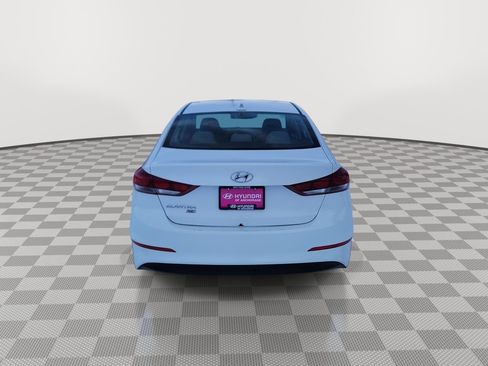 Used 2017 Hyundai Elantra SE image 7