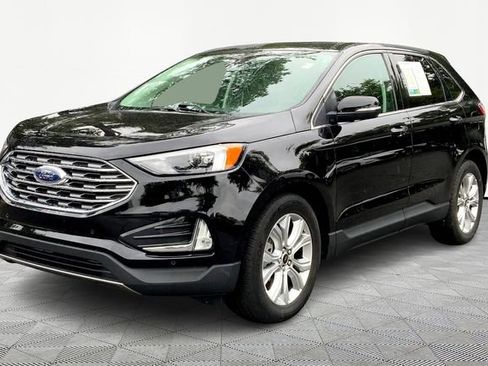 Used 2024 Ford Edge Titanium image 3