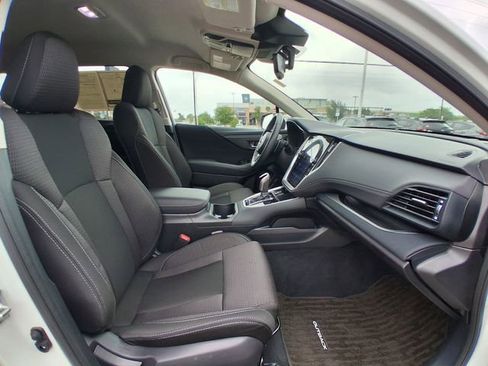 Used 2025 Subaru Outback Premium AWD/4WD image 12