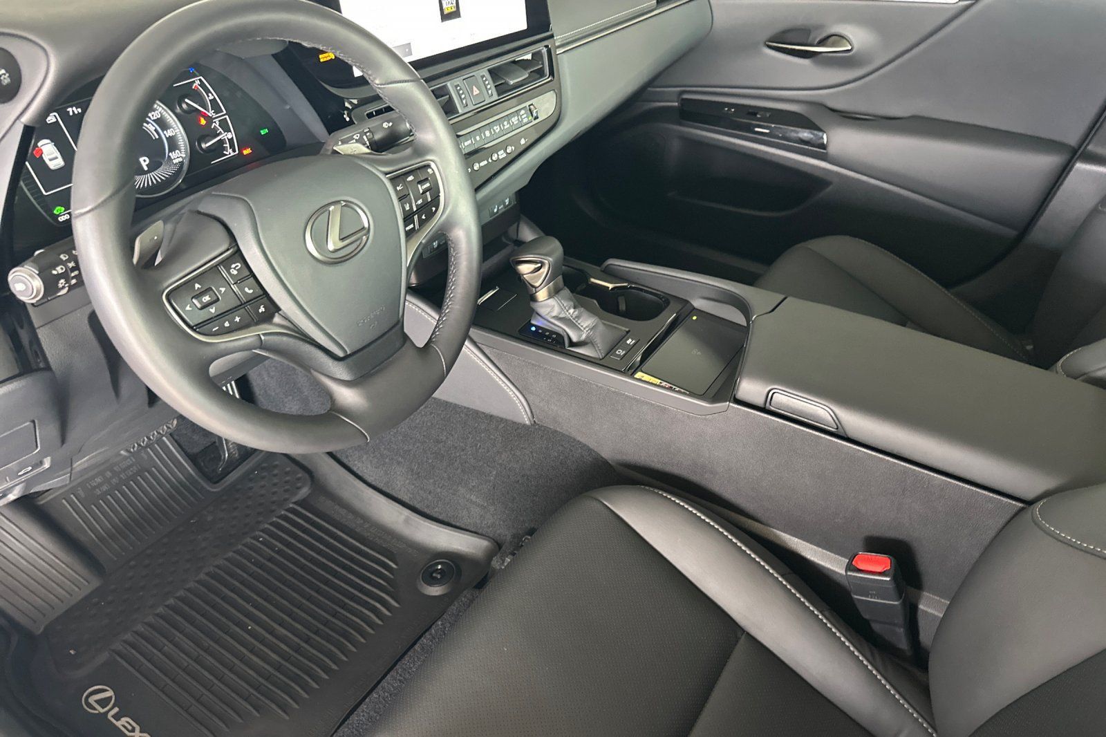 Used 2025 Lexus ES 300h w/ Premium Package FWD image 7