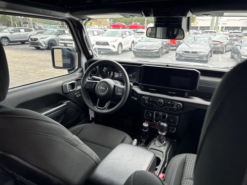 Used 2024 Jeep Wrangler Unlimited Rubicon 4xe AWD/4WD image 28