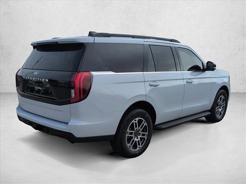 New 2026 Ford Expedition Active image 2