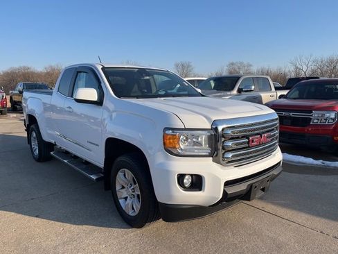 Used 2018 GMC Canyon SLE w/ SLE Convenience Package image 3