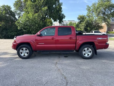 Used 2014 Toyota Tacoma 4x4 Double Cab w/ TRD Sport Package image 2