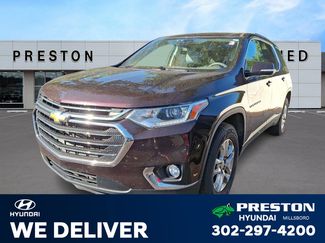 Used 2021 Chevrolet Traverse LT image 1