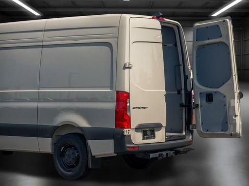 Used 2024 Mercedes-Benz Sprinter 144 Cargo image 19