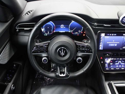 Used 2023 Maserati Grecale GT image 16