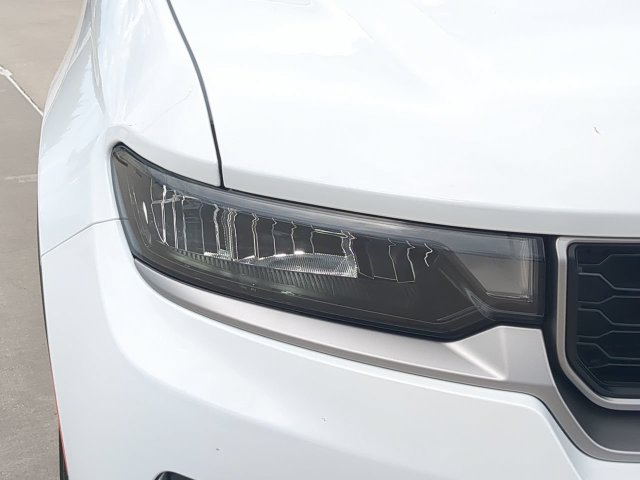 New 2027 Jeep Grand Cherokee Limited RWD image 10