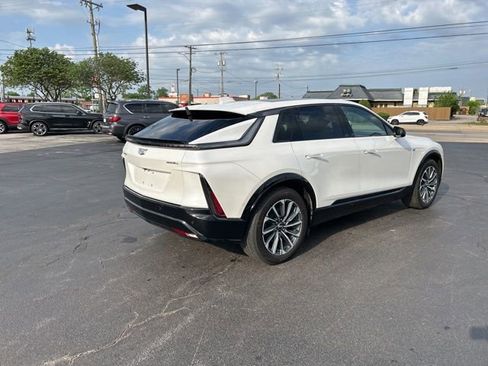 Used 2024 Cadillac Lyriq Sport AWD/4WD image 6