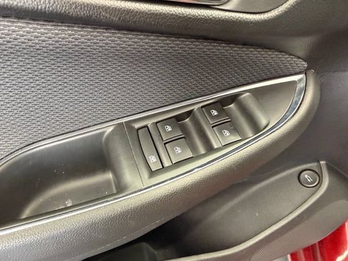 Used 2019 Chevrolet Cruze LT FWD image 41