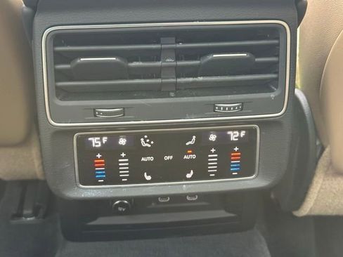Used 2023 Audi Q7 3.0T Prestige image 32