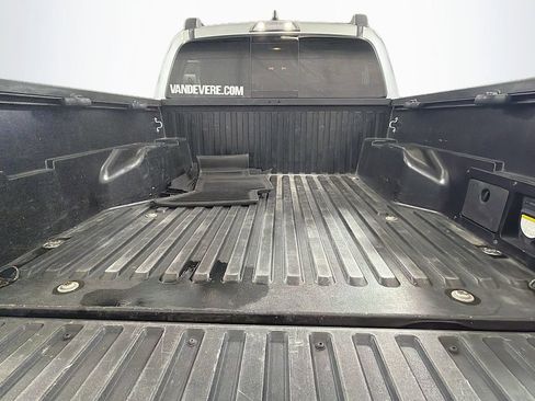 Used 2022 Toyota Tacoma TRD Off-Road AWD/4WD image 24