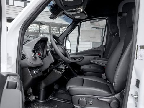 Used 2026 Mercedes-Benz Sprinter 2500 image 11