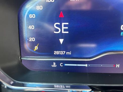 Used 2023 Chevrolet Silverado 1500 LT AWD/4WD image 18