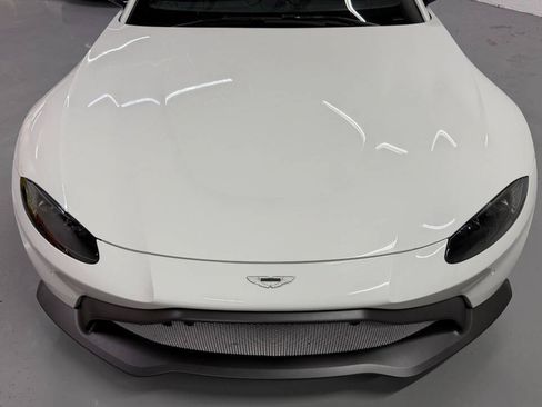 Used 2019 Aston Martin V8 Vantage Coupe RWD image 31