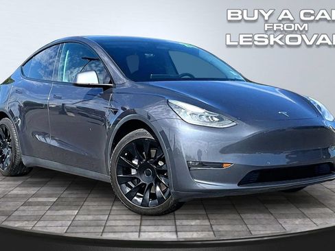 Used 2021 Tesla Model Y Long Range AWD/4WD image 1