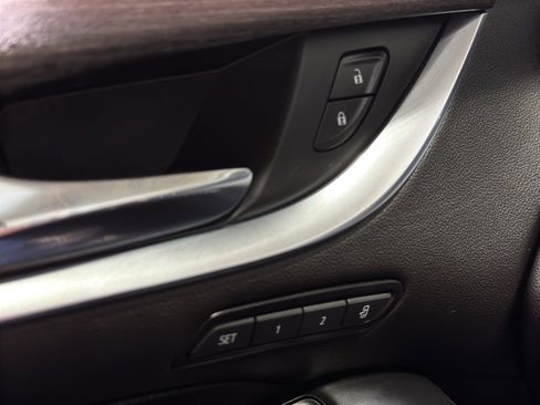 Used 2024 Buick Enclave Avenir w/ Avenir Technology Package AWD/4WD image 37