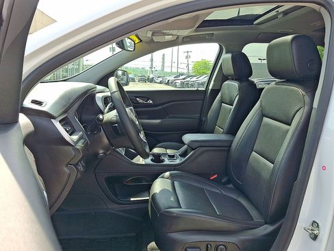 Used 2023 GMC Acadia SLT w/ Preferred Package AWD/4WD image 11
