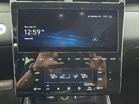 Used 2024 Hyundai Tucson Limited image 22