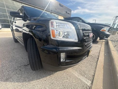 Used 2017 GMC Terrain SLT w/ Open Road Package AWD/4WD image 7