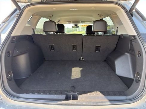 Used 2023 GMC Terrain SLT image 6