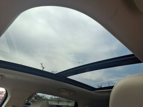 Used 2023 Lincoln Nautilus Reserve w/ Equipment Group 201A image 14