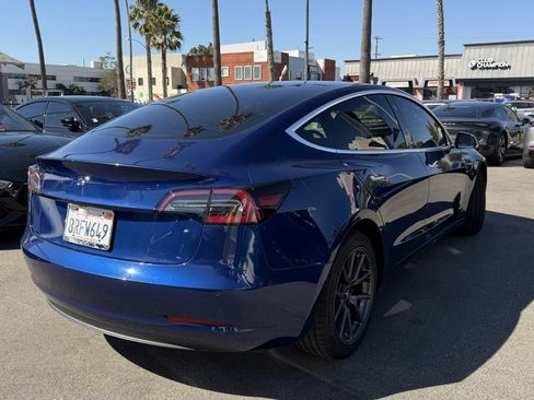 Used 2020 Tesla Model 3 Standard Range image 4