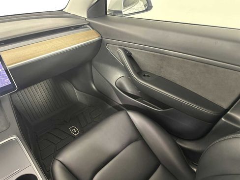 Used 2021 Tesla Model 3 Standard Range Plus image 13