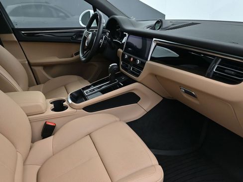Used 2026 Porsche Macan image 14