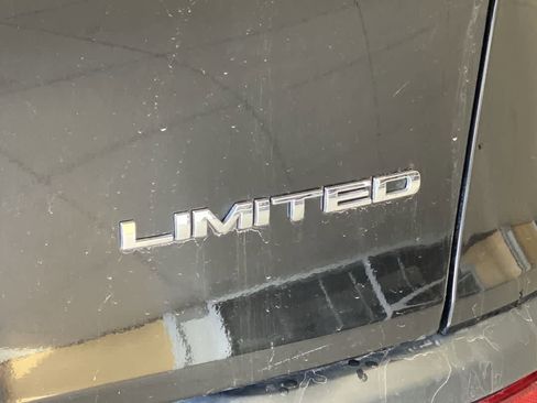 Used 2016 Jeep Cherokee Limited FWD image 12