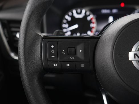 Used 2021 Nissan Rogue SV AWD/4WD image 25