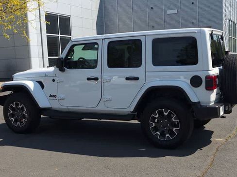 New 2026 Jeep Wrangler Unlimited Sahara AWD/4WD image 6