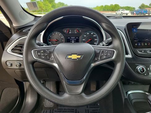 Used 2025 Chevrolet Malibu LT FWD image 20