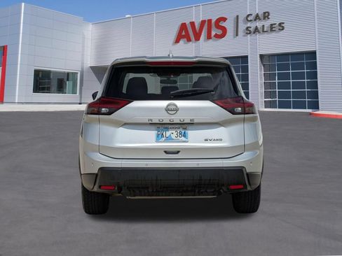 Used 2024 Nissan Rogue SV AWD/4WD image 7