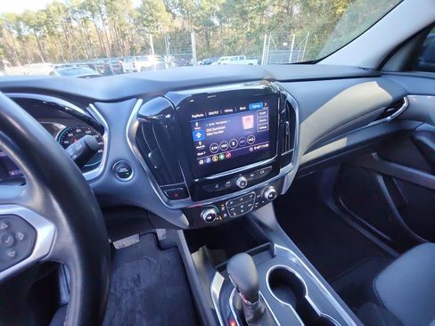Certified 2021 Chevrolet Traverse LT image 17
