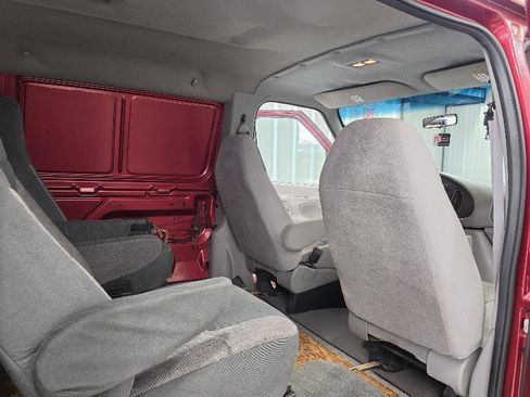 Used 2001 Ford E-350 and Econoline 350 Super Duty image 17