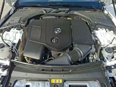 Used 2025 Mercedes-Benz C 300 4MATIC Sedan image 28