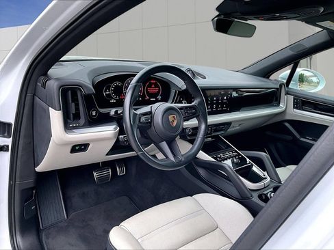 Certified 2024 Porsche Cayenne S AWD/4WD image 4