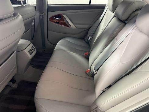 Used 2011 Toyota Camry XLE w/ SE/XLE Extra-Value Pkg FWD image 25
