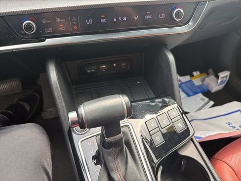 Used 2024 Kia Sportage SX image 7