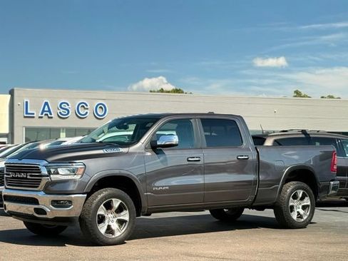 Used 2019 RAM 1500 Laramie AWD/4WD image 1
